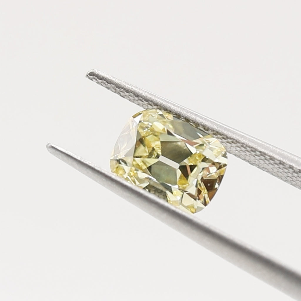6377 Cushion 2.07ct FY VVS2