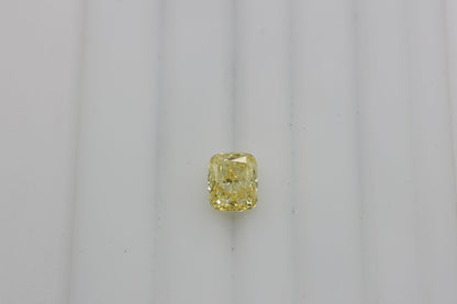 69847 Cushion 2.08ct FY VVS2