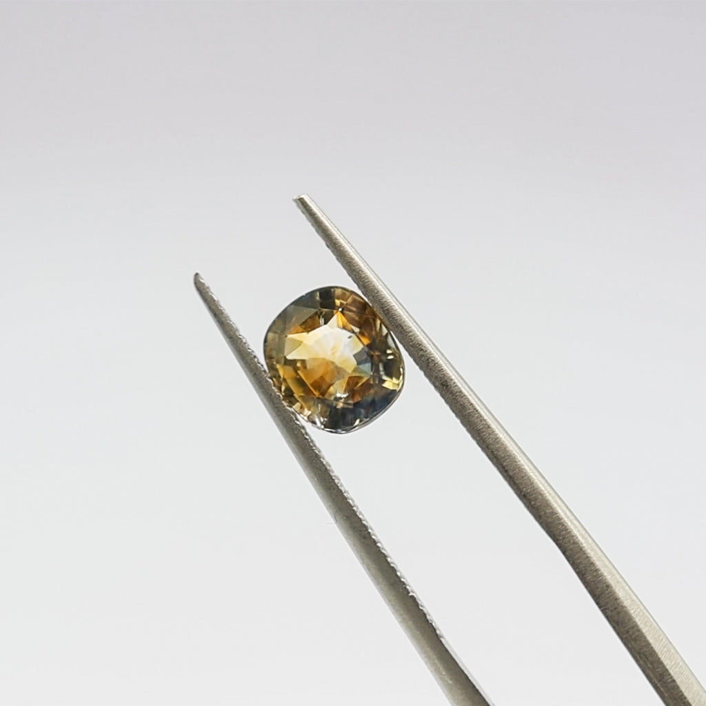 8182 Cushion 1.55ct Bi-Colour Ceylon Sapphire