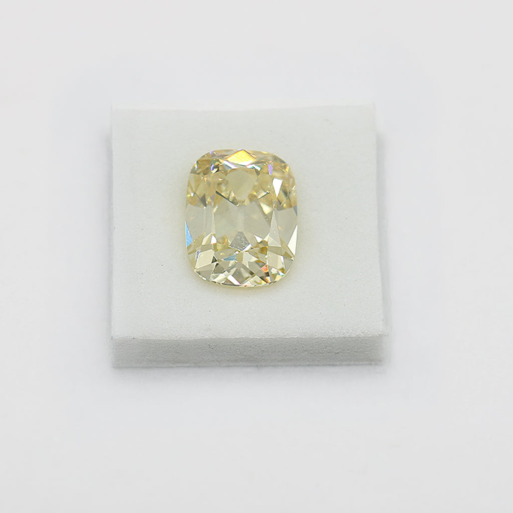 6377 Cushion 2.07ct FY VVS2