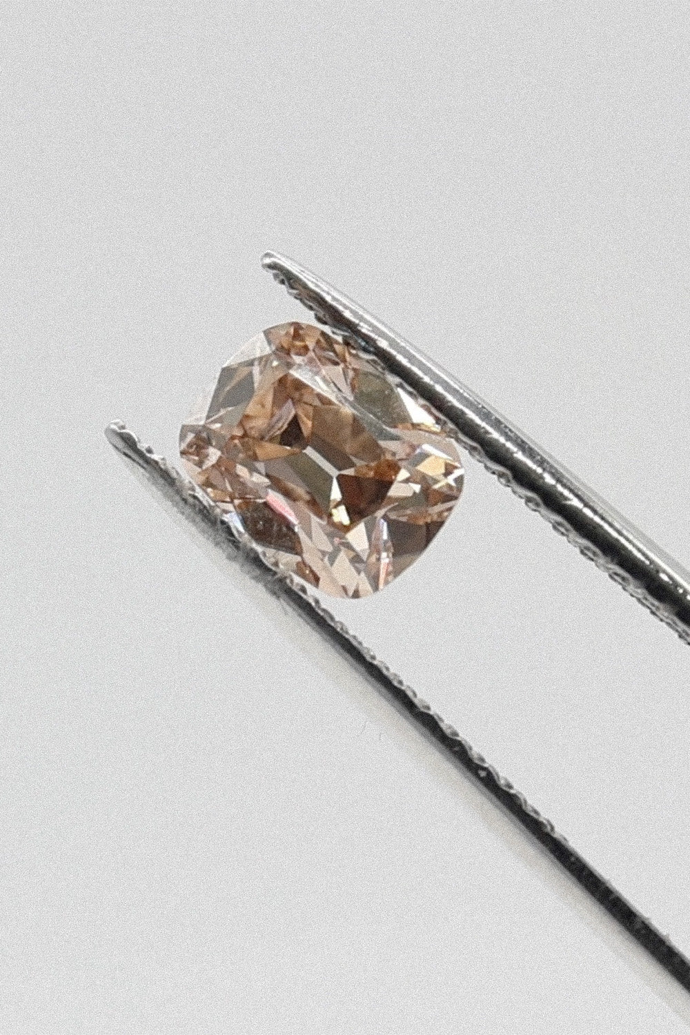 0647 Cushion 1.51ct Light Brown VS1