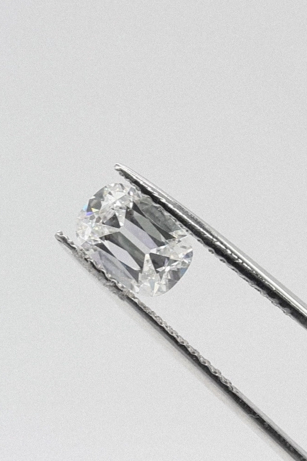 9885 Cushion 1.57ct E VS1