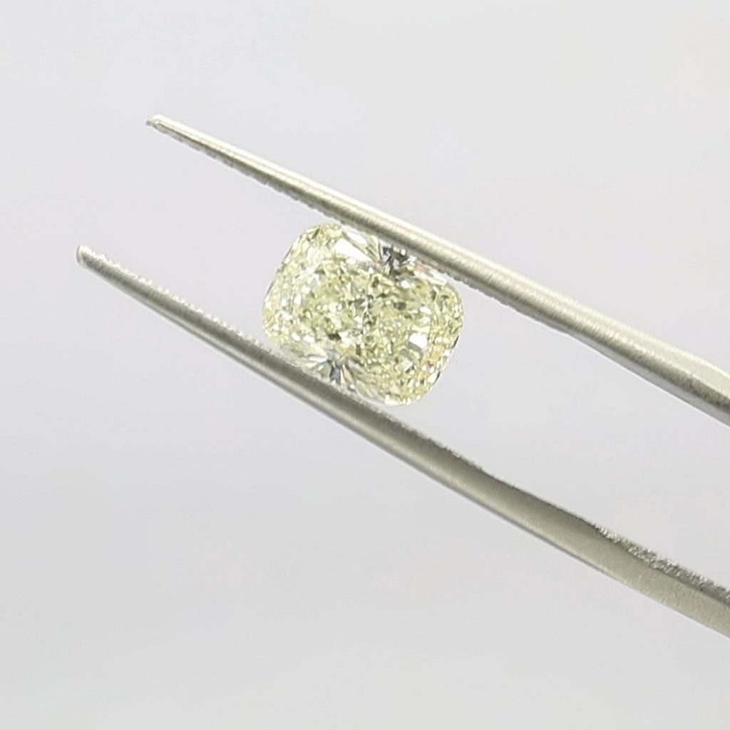 05472 Cushion 2.02ct U-V VVS2