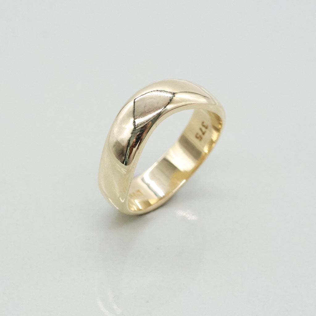 Curved band