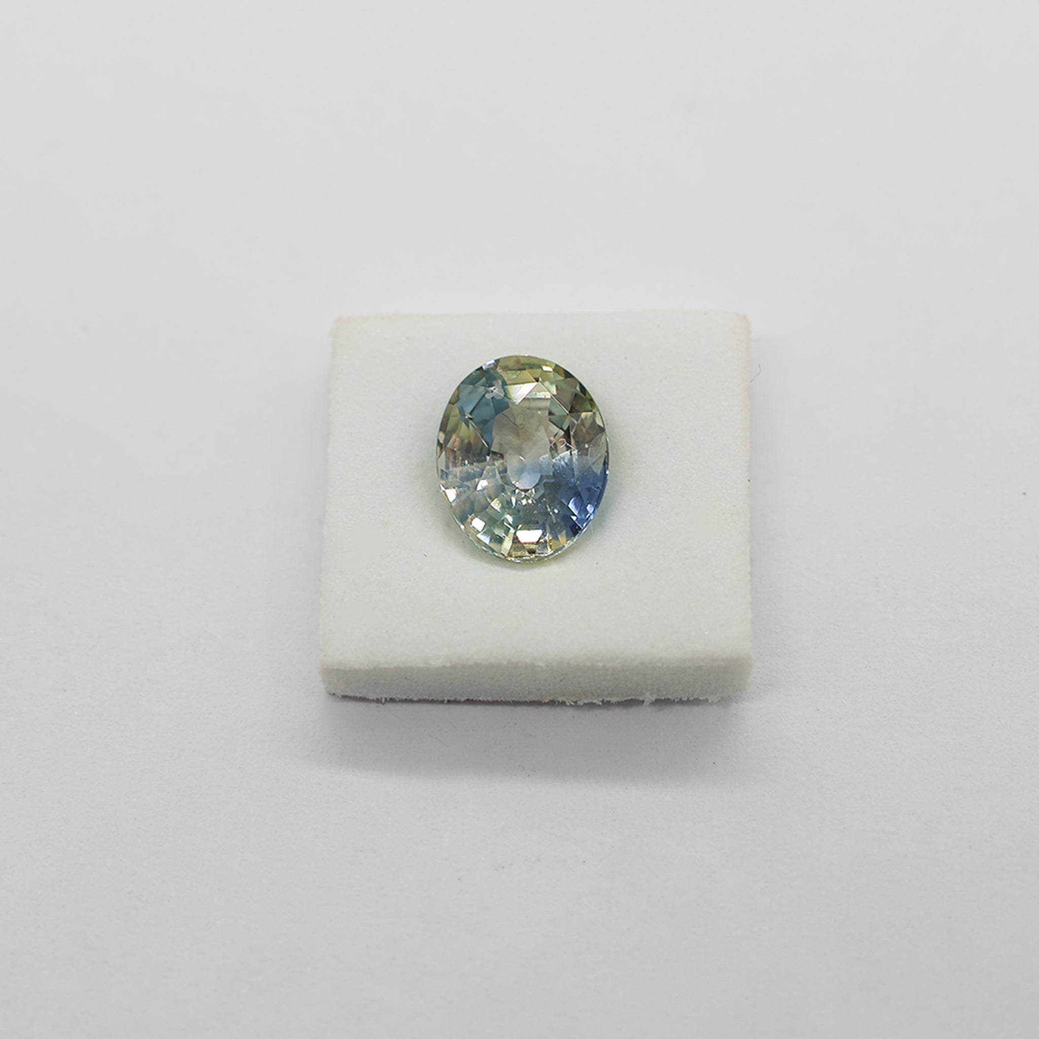 8181 Oval 1.65ct Bi-Colour Ceylon Sapphire