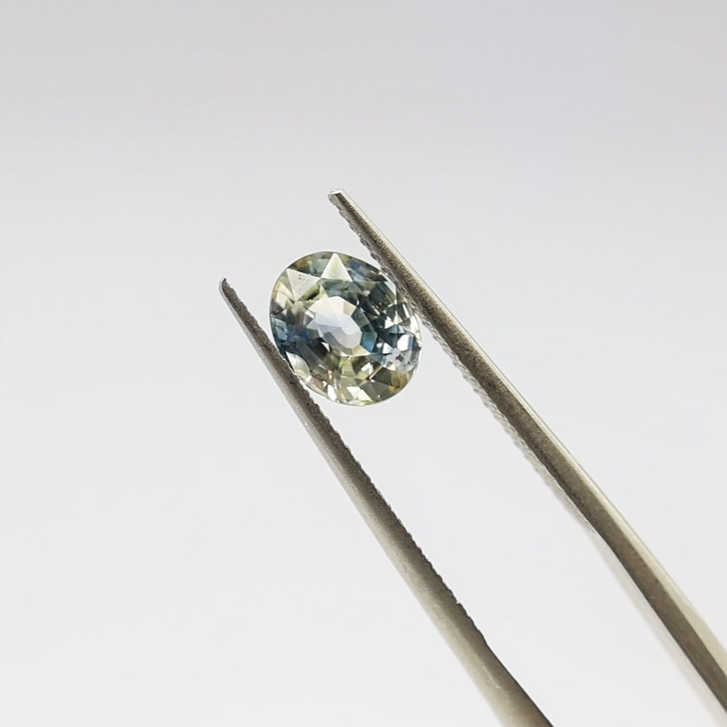 8181 Oval 1.65ct Bi-Colour Ceylon Sapphire