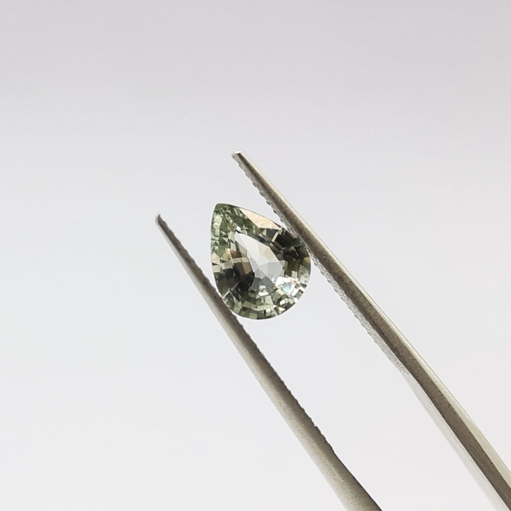 8184 Pear 1.57ct Silver Sapphire