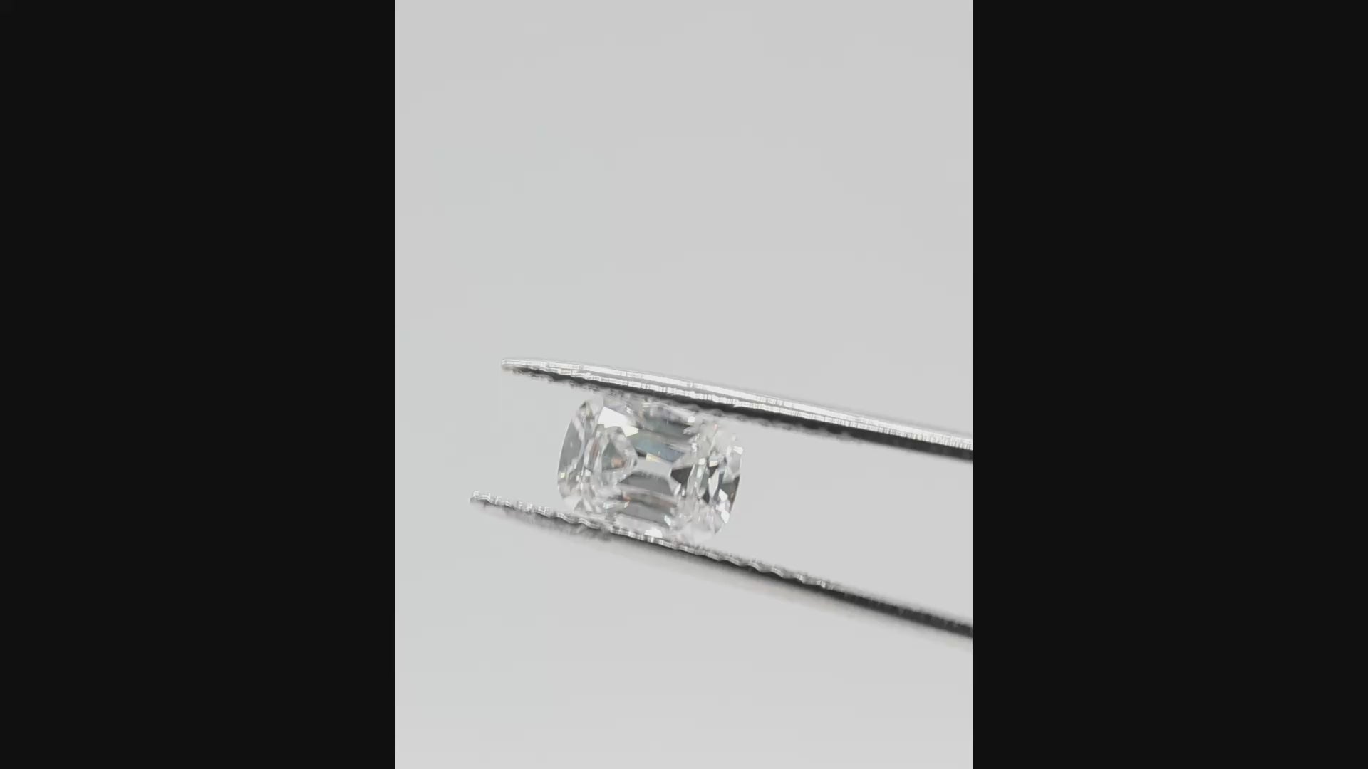 5704 Cushion 1.51ct E VVS1
