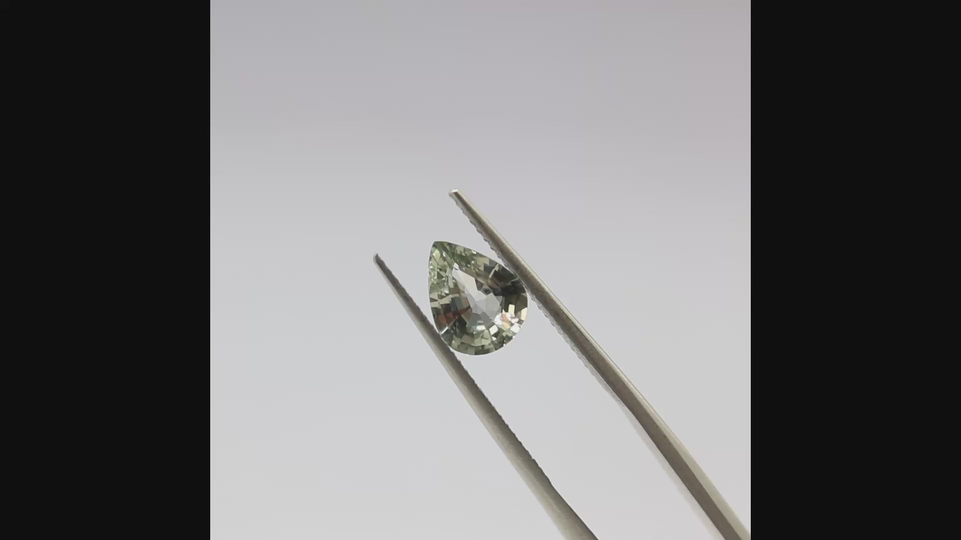 8184 Pear 1.57ct Silver Sapphire