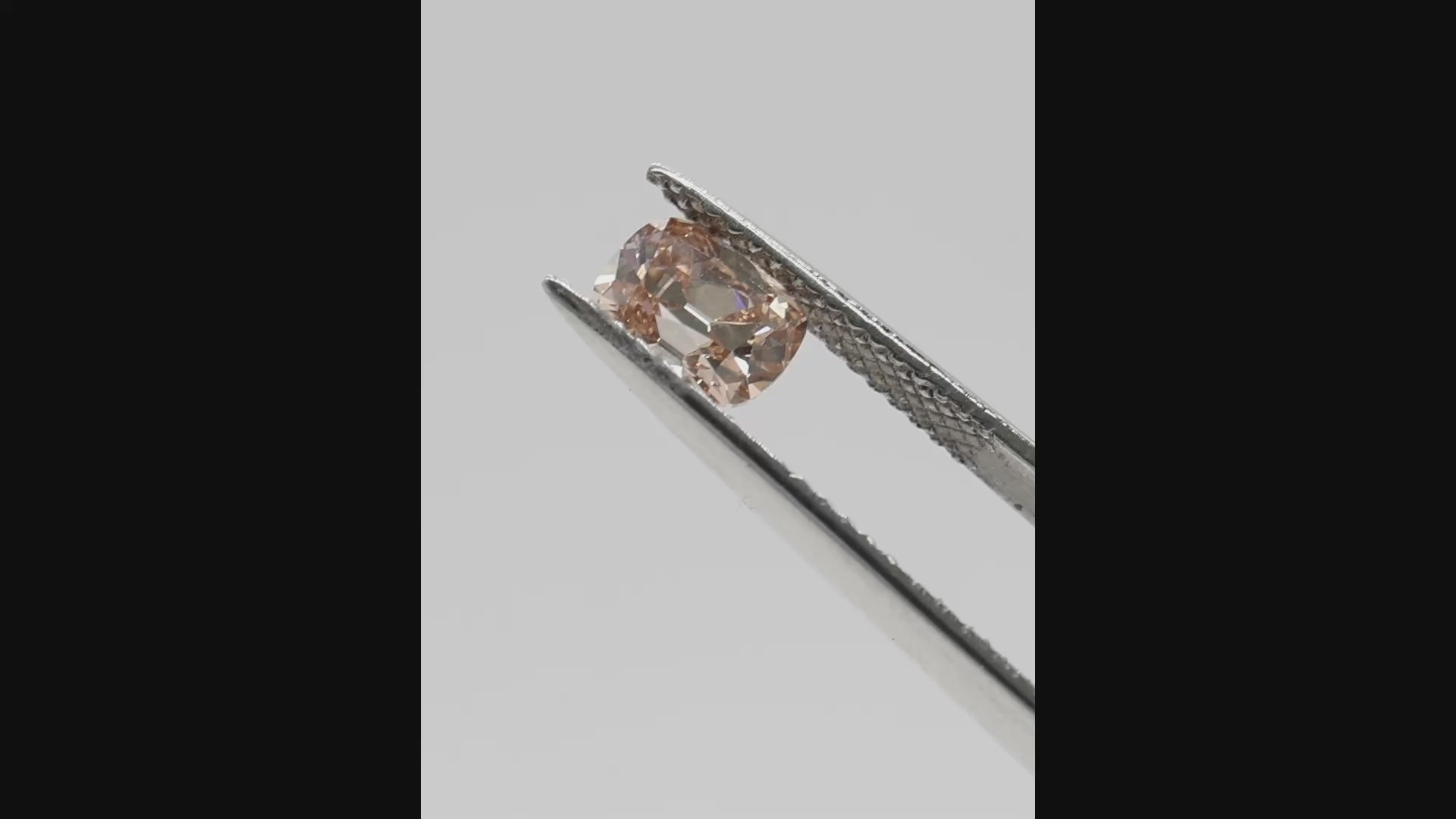 0647 Cushion 1.51ct Light Brown VS1