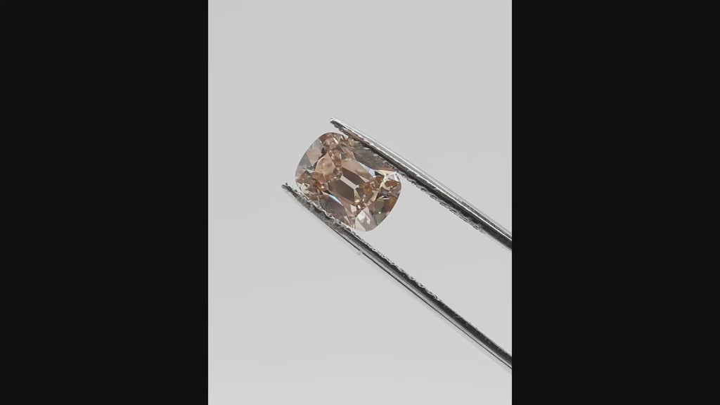 5426 Cushion 2.12ct Light Brown VS1
