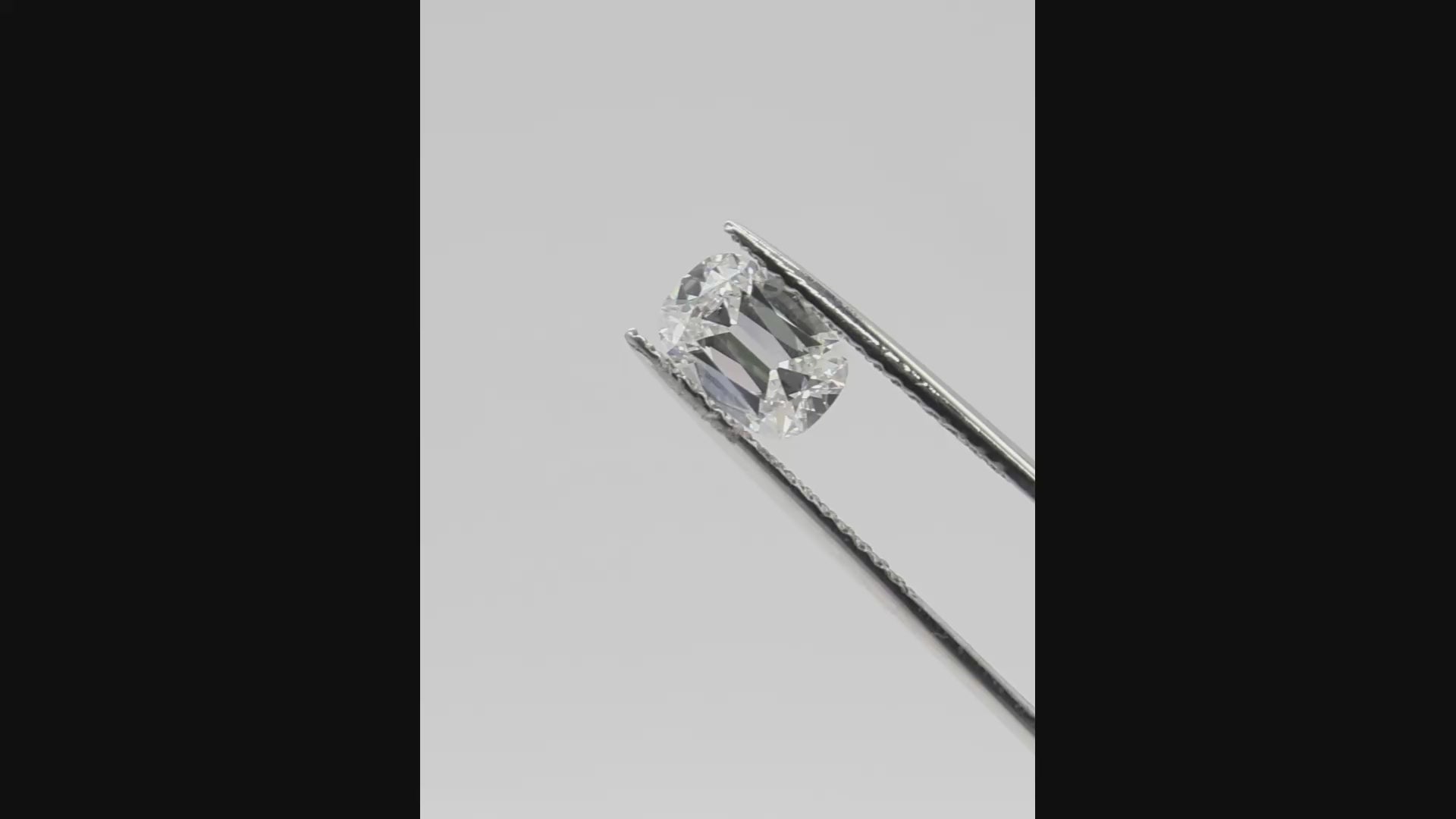 9885 Cushion 1.57ct E VS1
